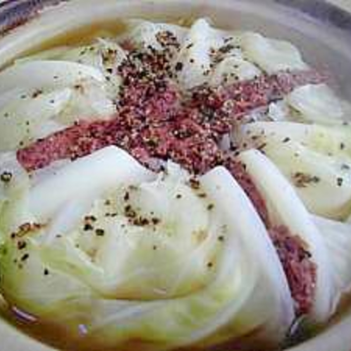 豪快 丸ごとキャベツのコンビーフ煮 キャンプにも レシピ 作り方 By ぱるる9981 楽天レシピ